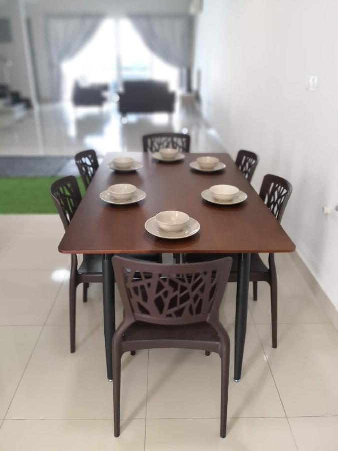 Sparkling Clean Homestay @ Kota Kemuning - Rimbayu Teluk Panglima Garang Exterior foto