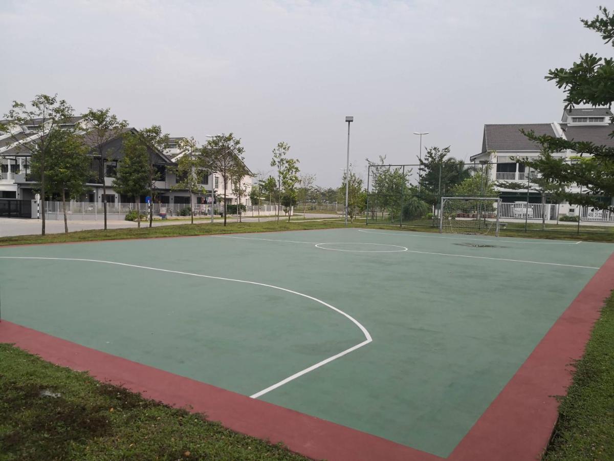 Sparkling Clean Homestay @ Kota Kemuning - Rimbayu Teluk Panglima Garang Exterior foto