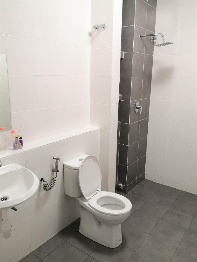 Sparkling Clean Homestay @ Kota Kemuning - Rimbayu Teluk Panglima Garang Exterior foto